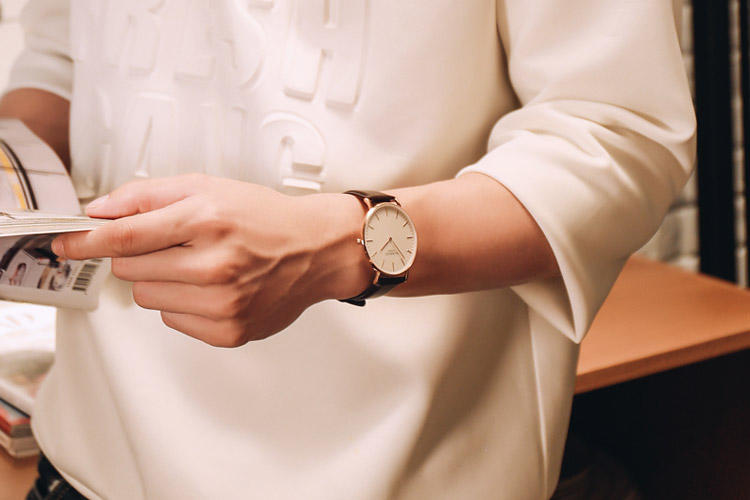 你和文艺男的距离也许只是一款文艺气息浓厚的简约手表