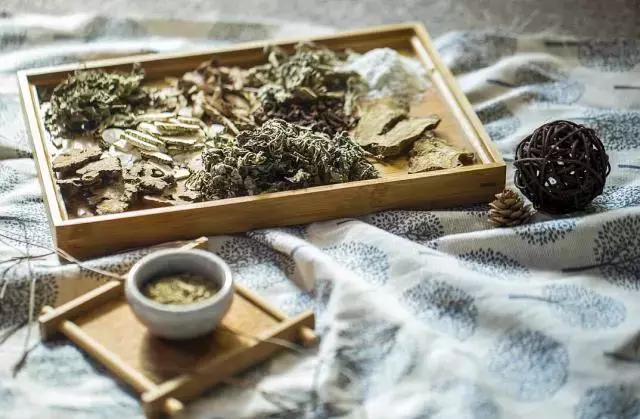 喝完中药需要注意些什么,中医喝完的药渣可以干什么