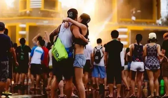 3月底泰国泼水节,不能错过泰国泼水节