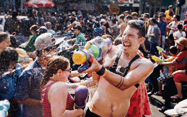3月底泰国泼水节,不能错过泰国泼水节