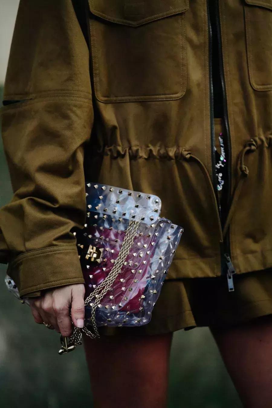 惨剧|买了个6000元的PVC包，被海关当塑料袋扔了，扔了……