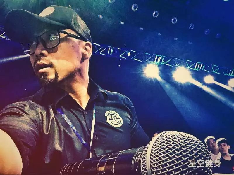 坚持到底、剩者为王---专访武林风英语MC、星空健身创始人李勇