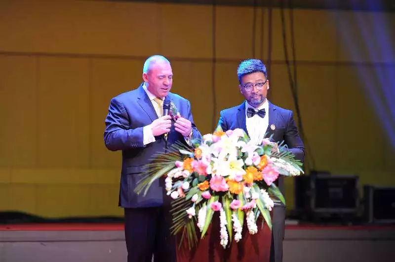 坚持到底、剩者为王---专访武林风英语MC、星空健身创始人李勇