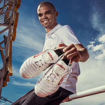 茵宝目前处境,茵宝跌下神坛