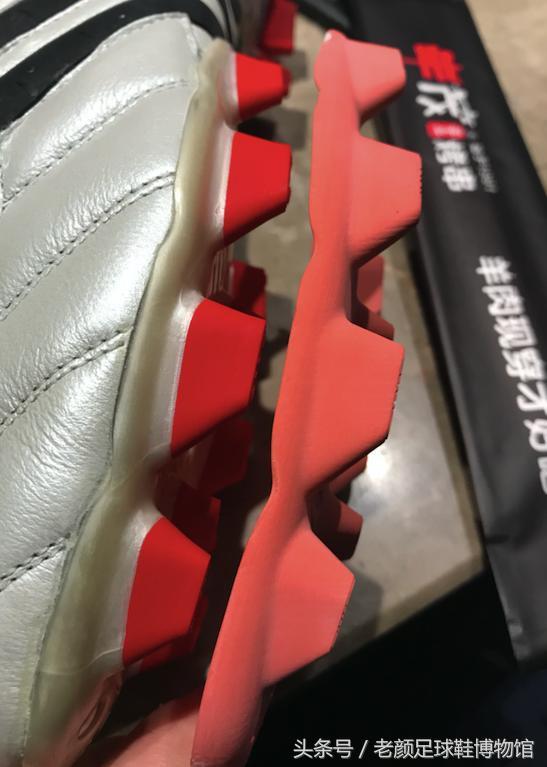 2002年的阿迪达斯鞋银色,阿迪达斯足球鞋哪一代最经典