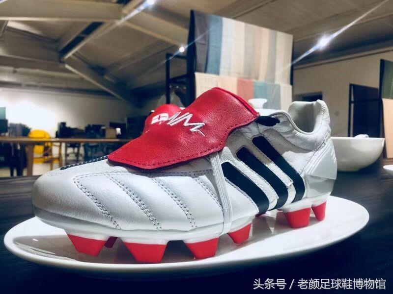 2002年的阿迪达斯鞋银色,阿迪达斯足球鞋哪一代最经典