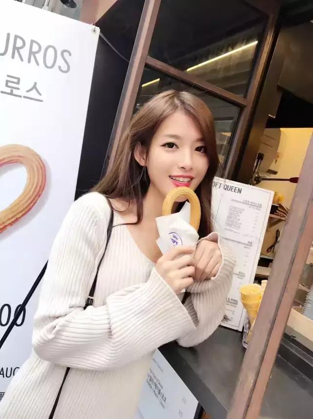 美瞳掉色？含水量是什么？怎么戴才正确，这一篇全搞定！