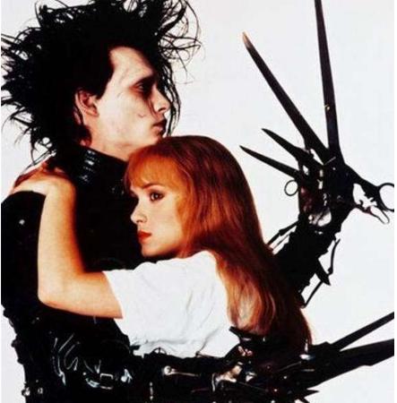 工具是人类”器官“的延伸，它使人有了更强大控制物质世界的能力