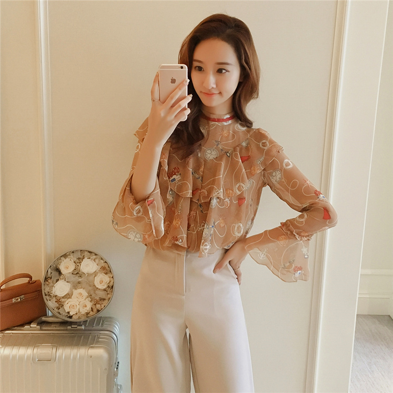 时尚新颖的雪纺碎花衫,简单大气的雪纺衫穿出高雅的气质