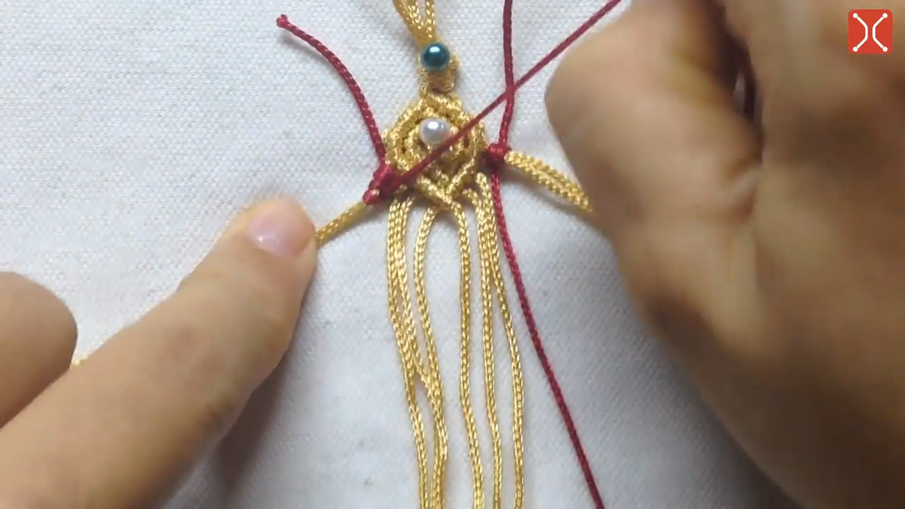 手工编绳中国结手链教程,编织中国结手链