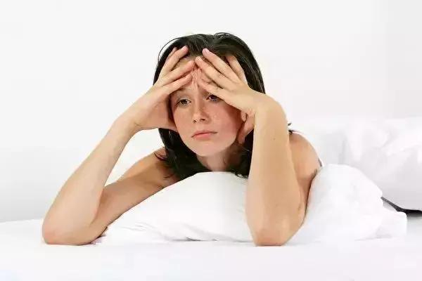 怎么做减少鱼尾纹小妙招,怎么做会减少眼角皱纹和眼袋