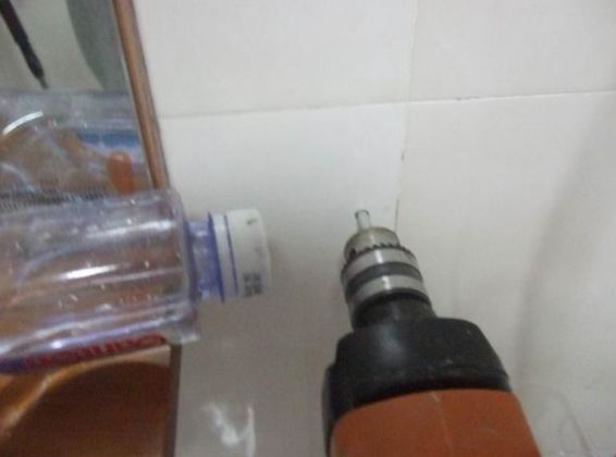 瓷砖打眼瓷砖裂了师傅不赔,瓷砖打孔用什么钻头不裂