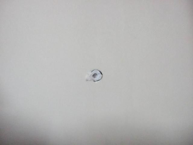 瓷砖打眼瓷砖裂了师傅不赔,瓷砖打孔用什么钻头不裂