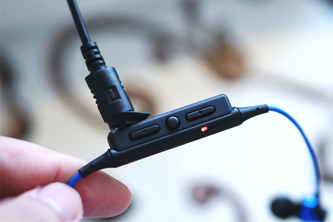 铁三角ckr35bt,铁三角sr5bt耳机评测