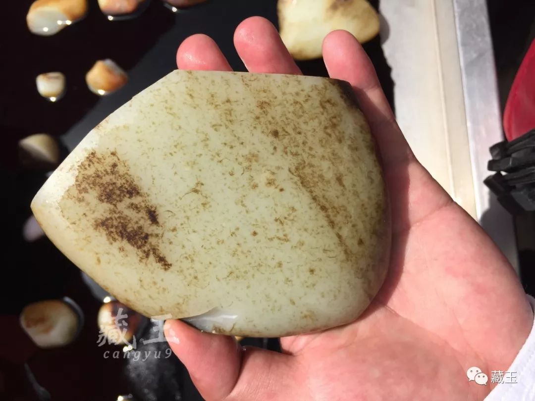 和田市籽料巴扎在哪里,和田巴扎上的大籽料