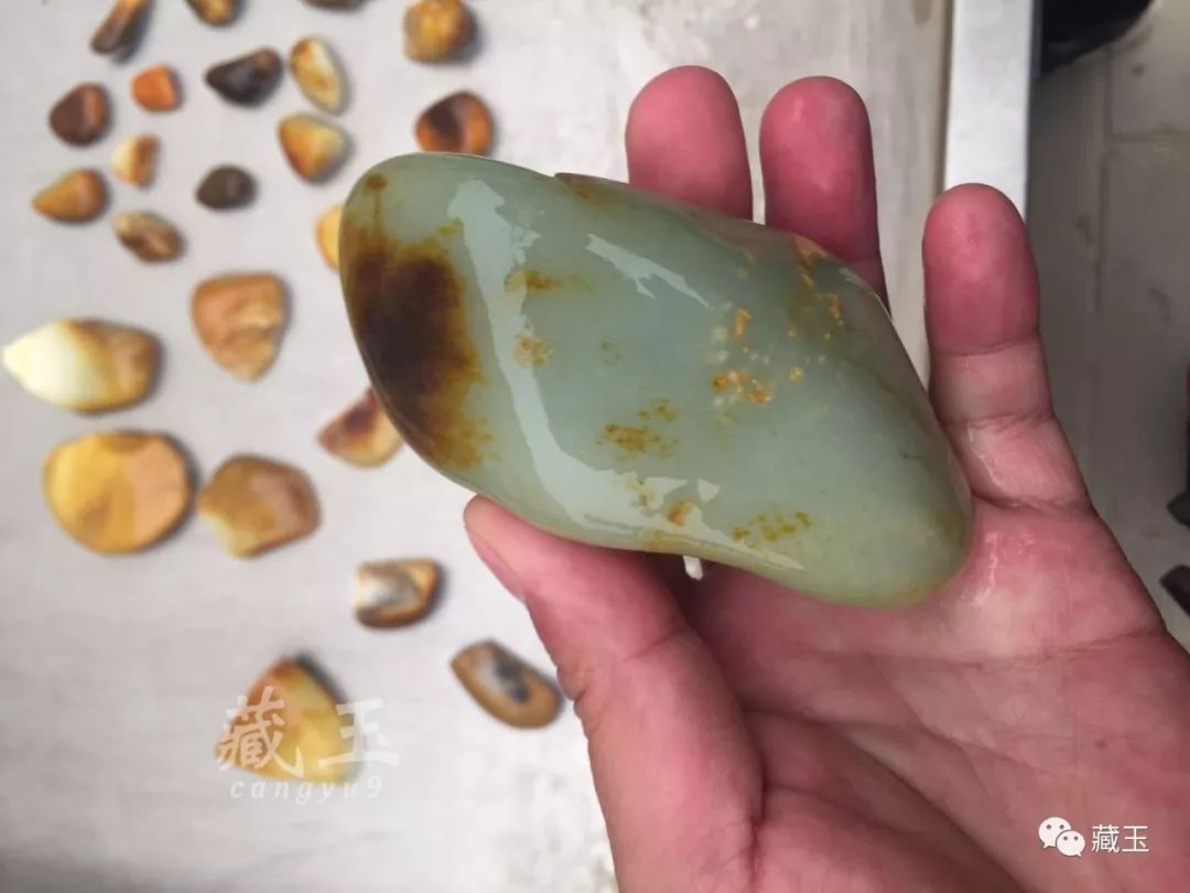 和田市籽料巴扎在哪里,和田巴扎上的大籽料