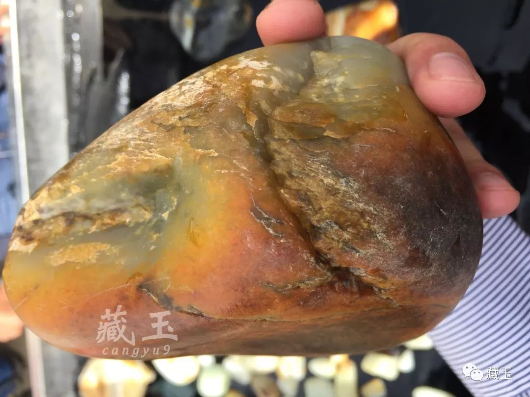 和田市籽料巴扎在哪里,和田巴扎上的大籽料