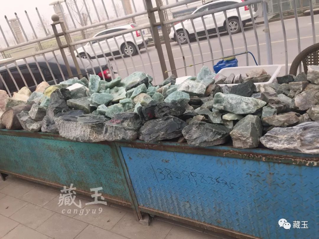 和田市籽料巴扎在哪里,和田巴扎上的大籽料