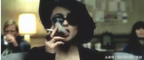 哇，舔屏！心目中的电影九大抽烟的女神！太性感了！