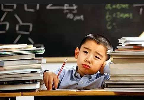 四年级孩子厌学心理很严重怎么办,小学四年级厌学的原因与对策