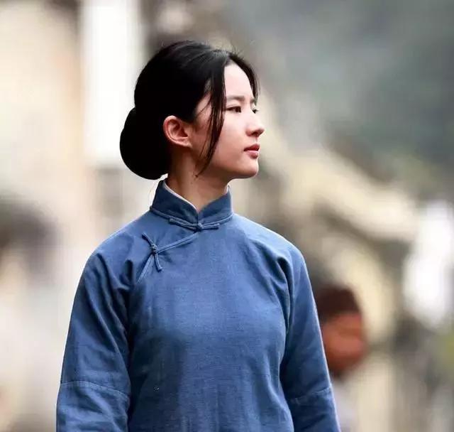 女星扮村姑最美当属热巴？女星村姑扮相大比拼！