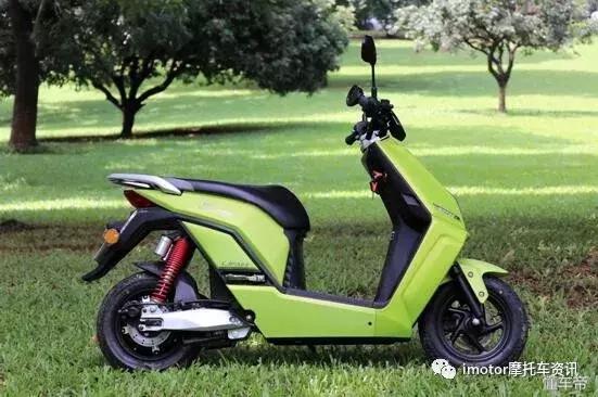 当电动车也能趴赛、摩旅，你会爱上它吗？