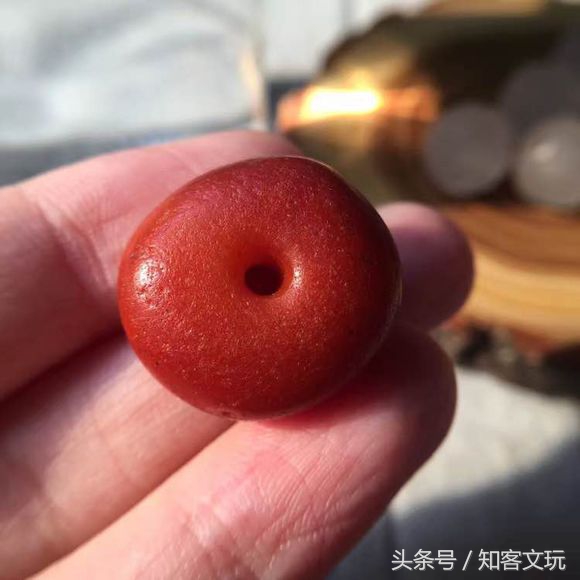 给大家介绍一下老蜜蜡经历了什么,老蜜蜡与一般蜜蜡的区别