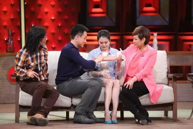 触目惊心!杨丞琳阿娇等人把刮痧过度神话,专家打脸:根本没效果