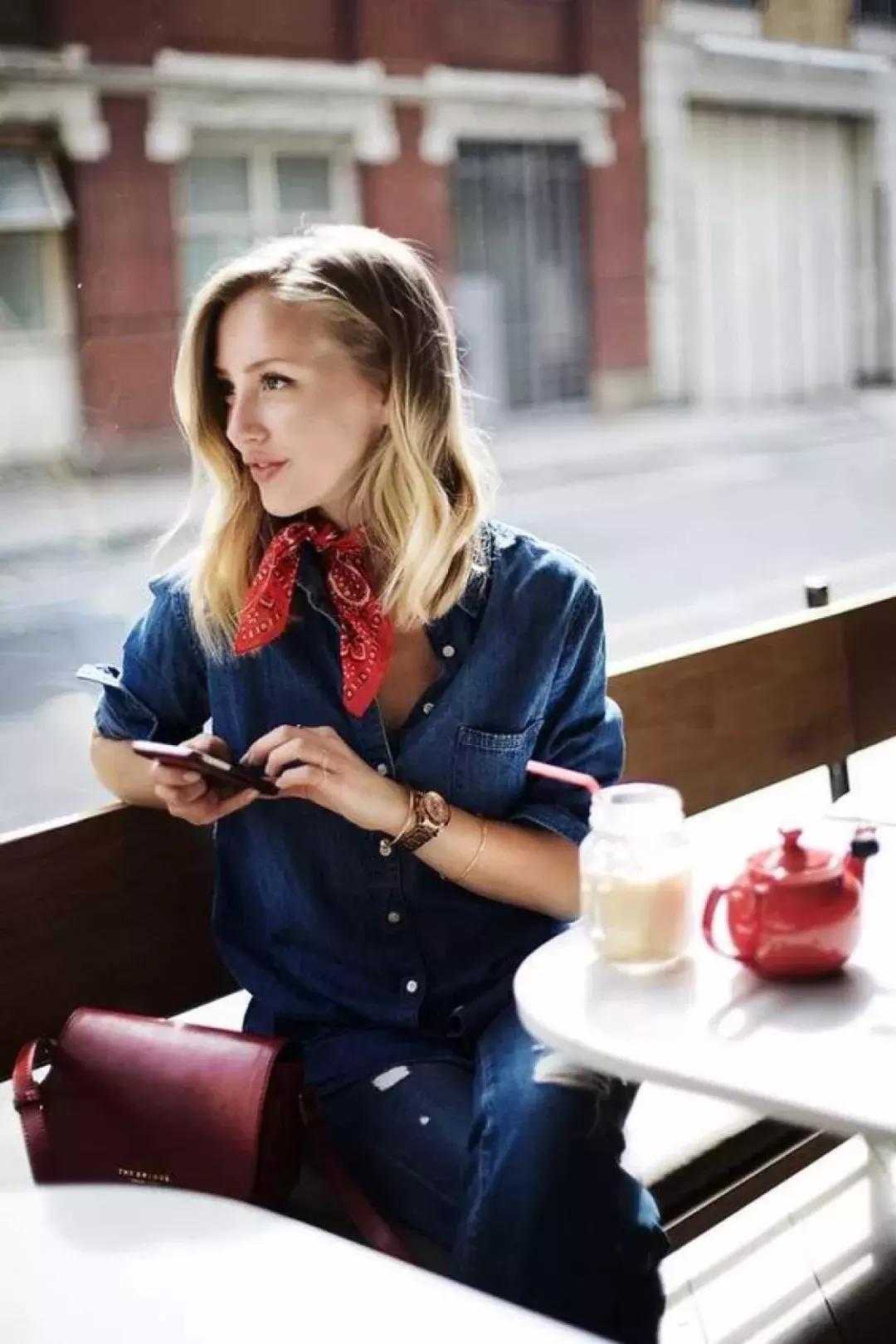 丝巾多种佩戴方式,丝巾的四种佩戴方式