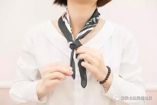 丝巾多种佩戴方式,丝巾的四种佩戴方式