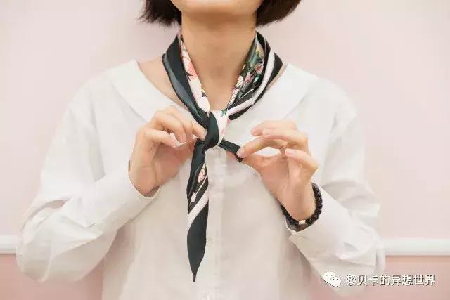 丝巾多种佩戴方式,丝巾的四种佩戴方式