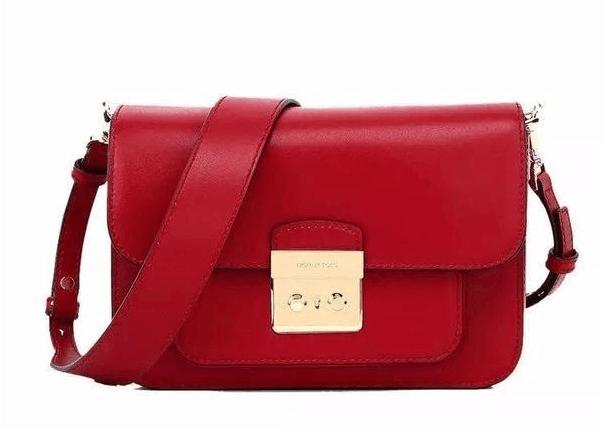 杨幂推荐的mk的包包爵迹,mk绿色包包杨幂同款尺寸