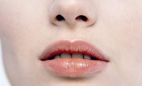 女性唇毛突然加重原因,女性唇毛永久去除的方法
