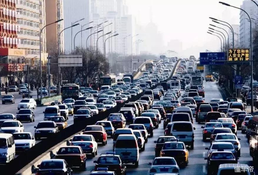 新能源车和燃油车哪个故障高,新能源车与燃油车综合对比