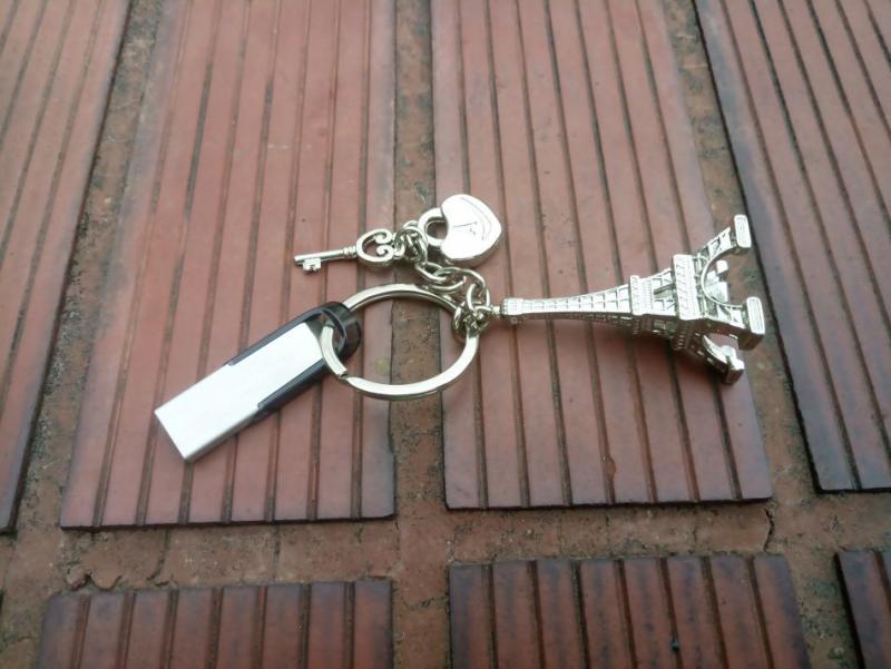 闪迪酷铄金属usb3.0,闪迪酷刃u盘