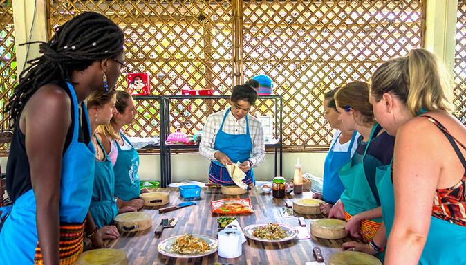 爱吃爱玩的旅行者清迈特色体验学做一顿秀色可餐的泰国菜！