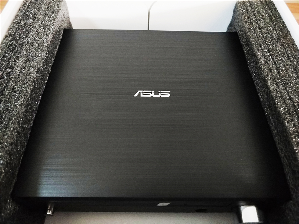 7.1声卡？刻录机？耳放？3in1！华硕魅音ImpresarioSDRW-S1LITE