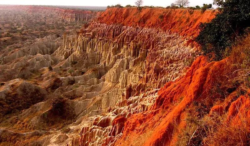 持中国护照落地签国家,福利来了温暖中国年