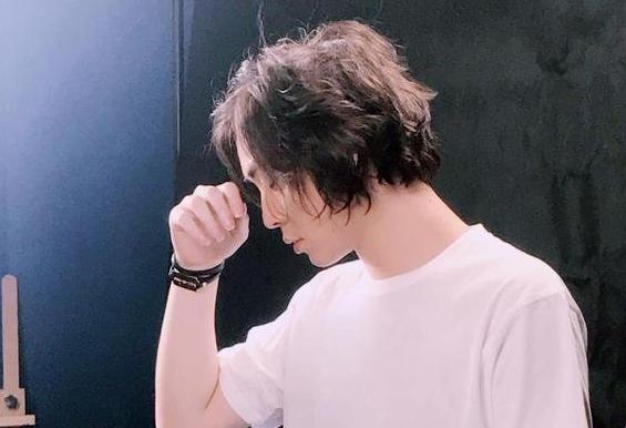 骚白斗鱼首场直播收入,骚白两个亿签约斗鱼真的吗