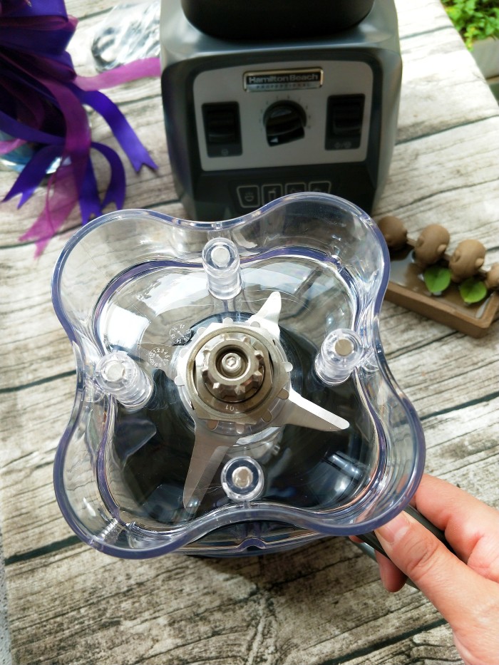 跳动舌尖的草莓酸奶沙冰-----来自汉美弛破壁机