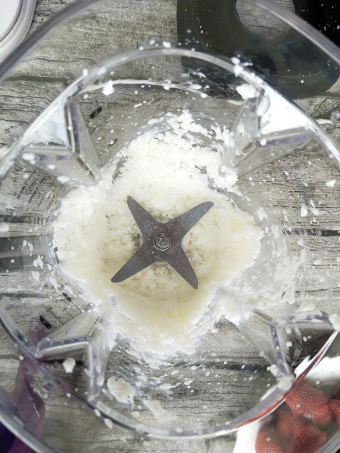 跳动舌尖的草莓酸奶沙冰-----来自汉美弛破壁机