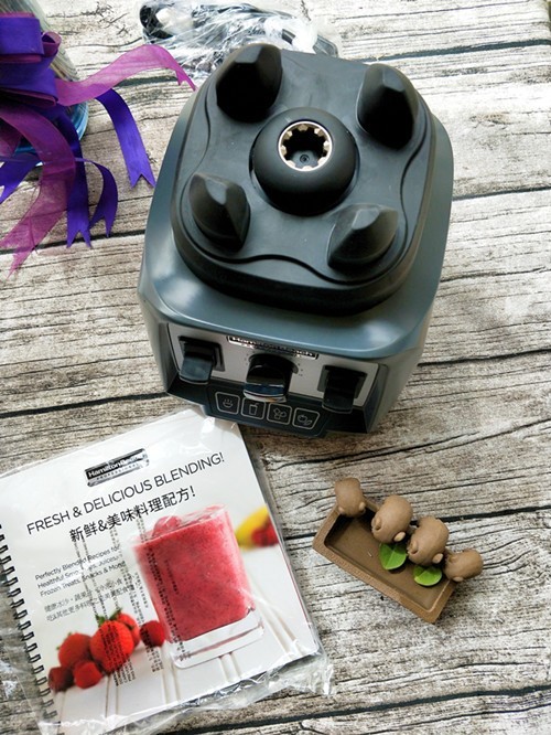 跳动舌尖的草莓酸奶沙冰-----来自汉美弛破壁机