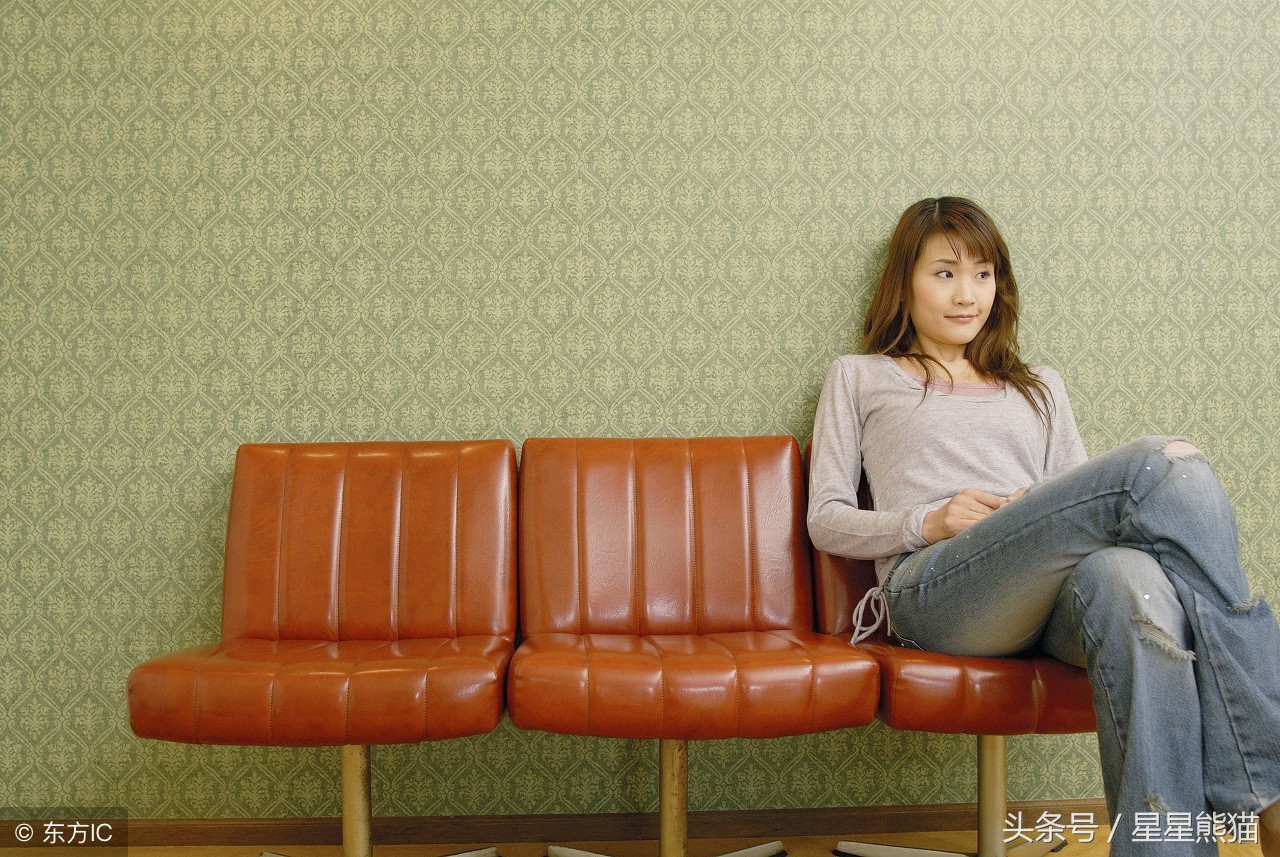 跷二郎腿导致生殖器疼,跷二郎腿会导致外阴不对称吗