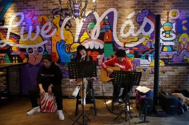 百胜餐饮24年现状况,百胜餐饮的发展历程