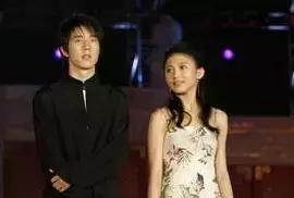 戴佩妮长大后的样子,戴佩妮那些花儿