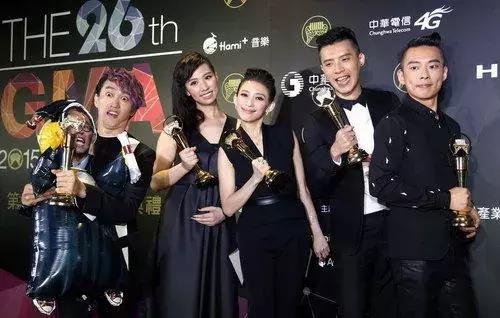 戴佩妮长大后的样子,戴佩妮那些花儿