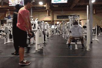 运动去双下巴赘肉神器,健身房哪些器材减蝴蝶袖