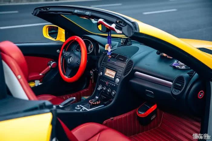 奔驰slk200硬顶敞篷哪个颜色好看,奔驰slk200敞篷版值得买吗