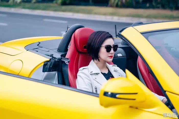 奔驰slk200硬顶敞篷哪个颜色好看,奔驰slk200敞篷版值得买吗