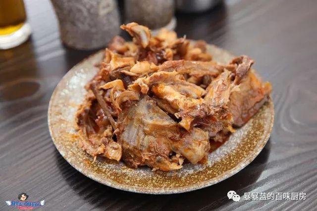 这家店用六星级面粉做凉皮配东北鸡架爆好吃，一般人还不让加盟…